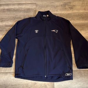 Mens Reebok Patriots On Field Jacket Size medium  EUC